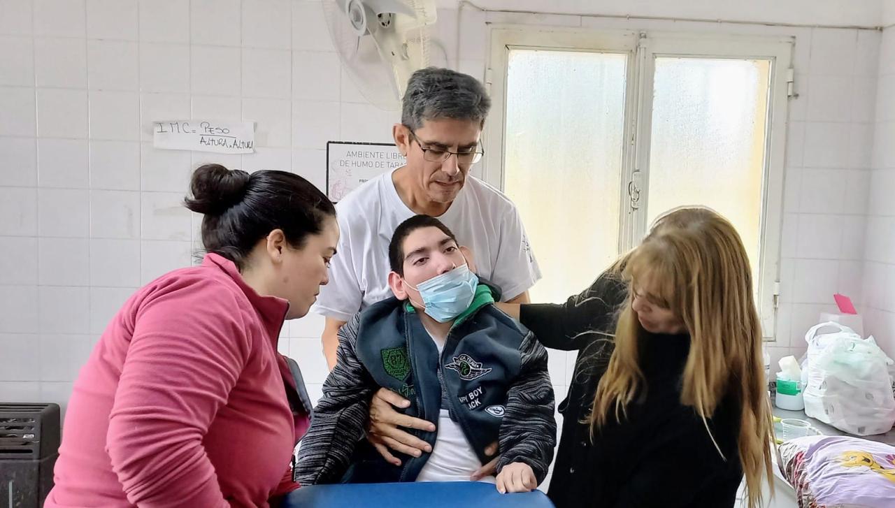 Equipo de Goodwill trabajando en territorio